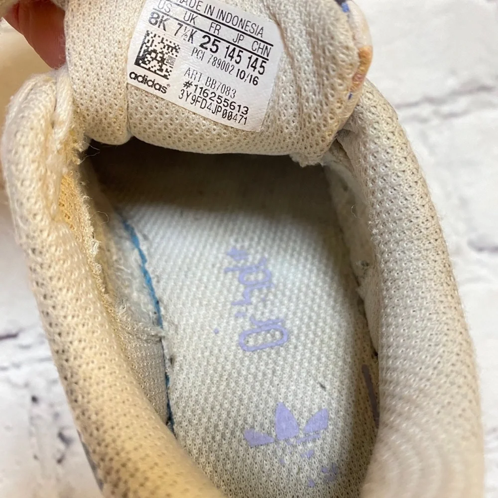 Adidas Sneakers